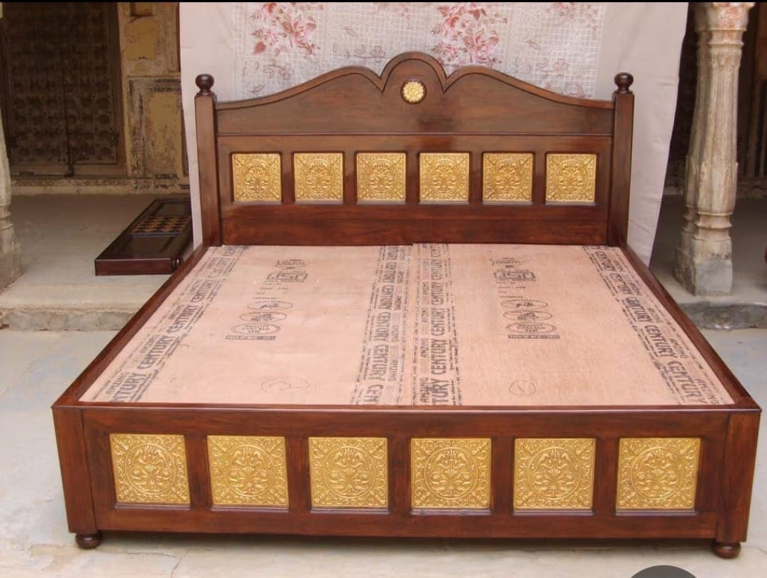 Golden Pattern Bed